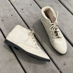 Vintage 90’d White Leather Lace Up Ankle Boots | Western Ankle Booties